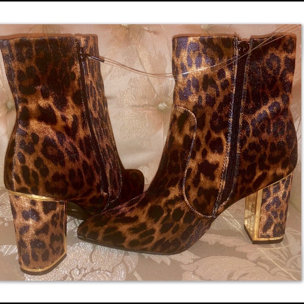 LEOPARD GOLD METALLIC HEEL  BOOT - Picture 3 of 4